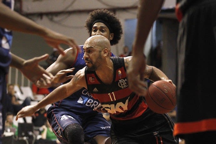 Marquinhos reconhece momento ruim do Fla, mas crê em liderança no NBB