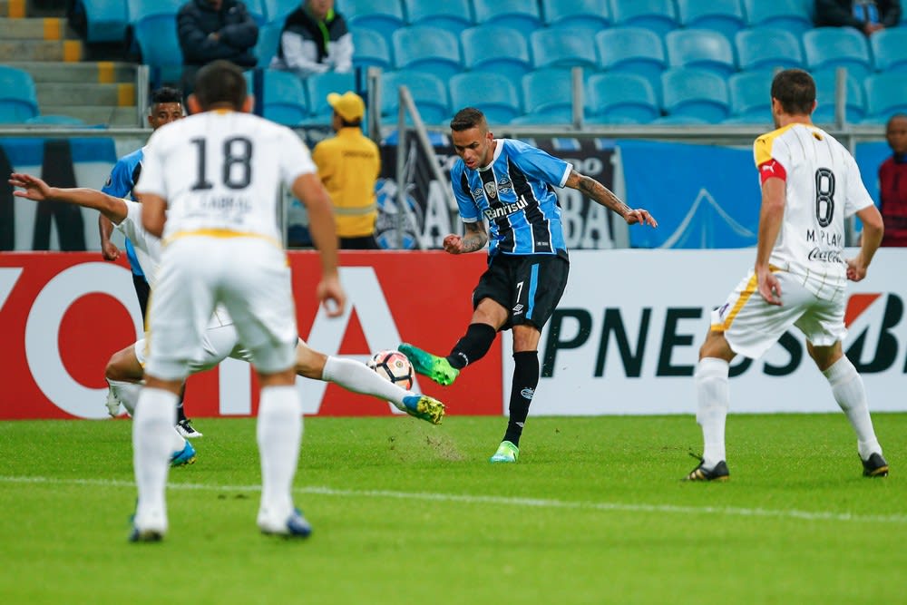 Sem Bolaños, Grêmio aposta em carinho e conversa para tirar o melhor de Luan