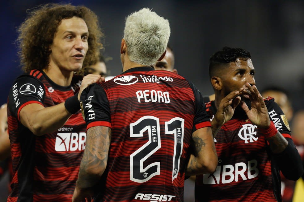 David Luiz comemora vitória do Flamengo e volta após caso de hepatite: Feliz de ter ajudado