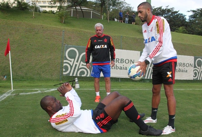 Armero, Paulinho e Samir evoluem, e Fla pode ter reforços contra o Sport