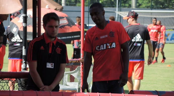 Fla se reapresenta com sete reforços e jogadores já trabalham no campo