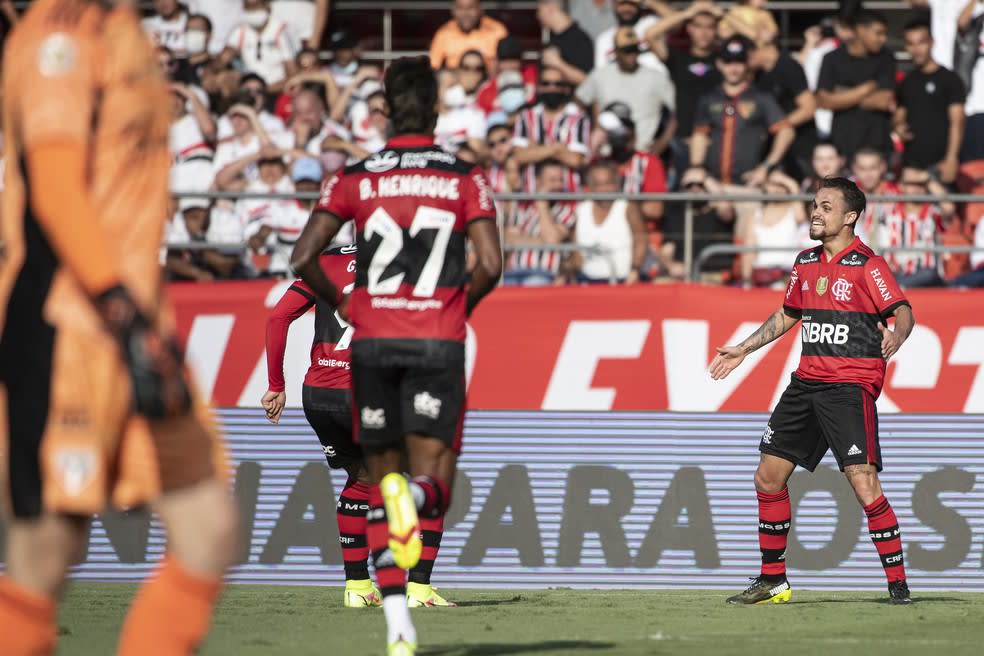 Michael, BH e Gabigol chegam a dez jogos juntos no Brasileiro