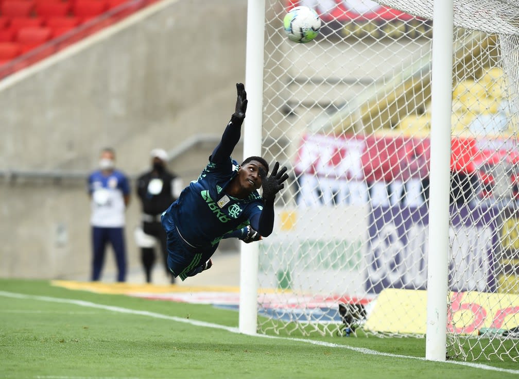 Goleiro do Fla era um dos nomes de Tite em pré-lista da Seleção para jogos das