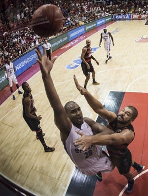 Gigante no fim, Lucas Mariano leva Mogi à vitória sobre o Fla no jogo 3