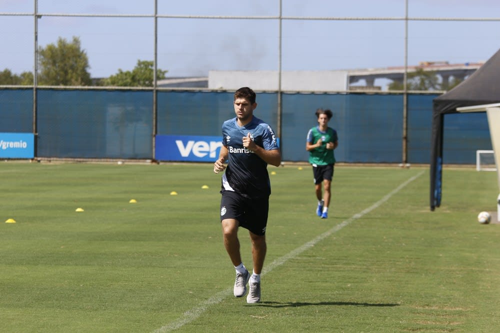 Grêmio estipula prazos para voltas de Kannemann e Jean Pyerre aos treinos com bola; confira