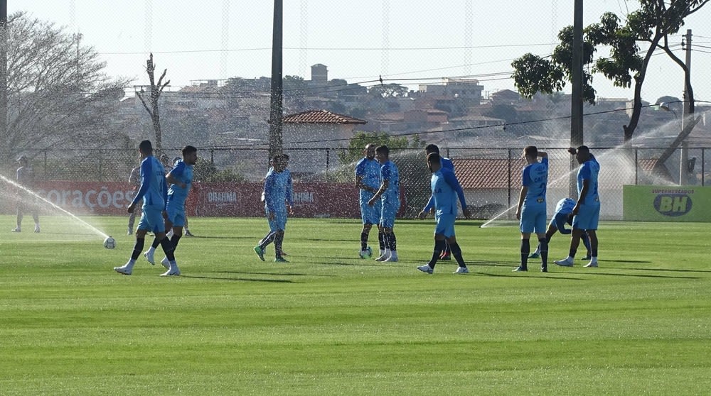 Cruzeiro fecha treino antes de decisão contra o Santos