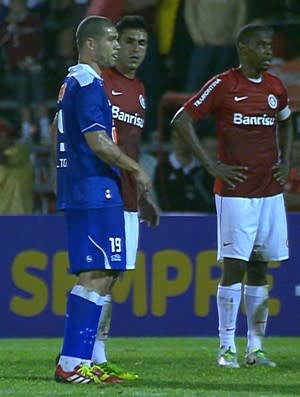 Internacional faz consulta por Nilton,  e Cruzeiro aceita iniciar conversas