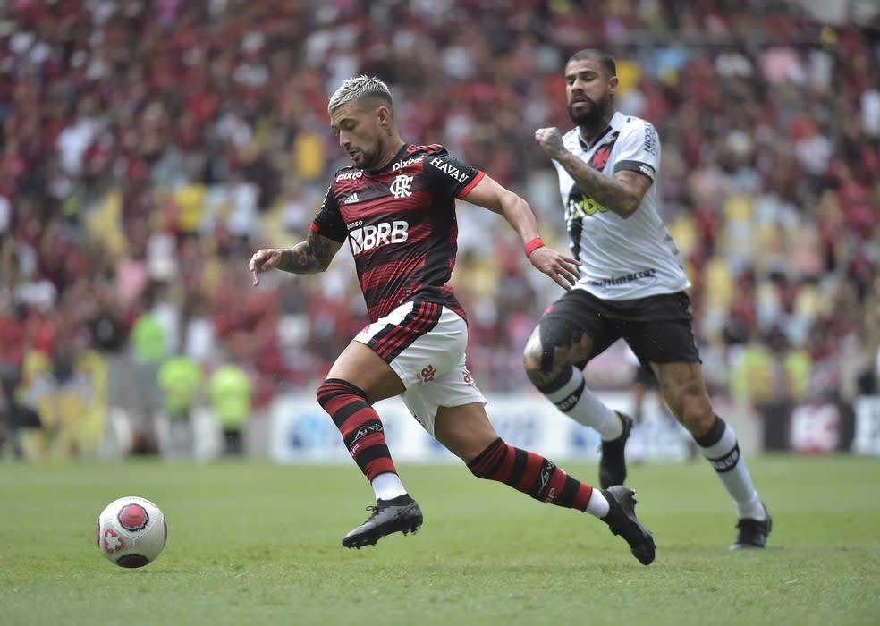 Arão e Arrascaeta exaltam torcida do Flamengo nas semifinais do Carioca: Dominou os 180 minutos