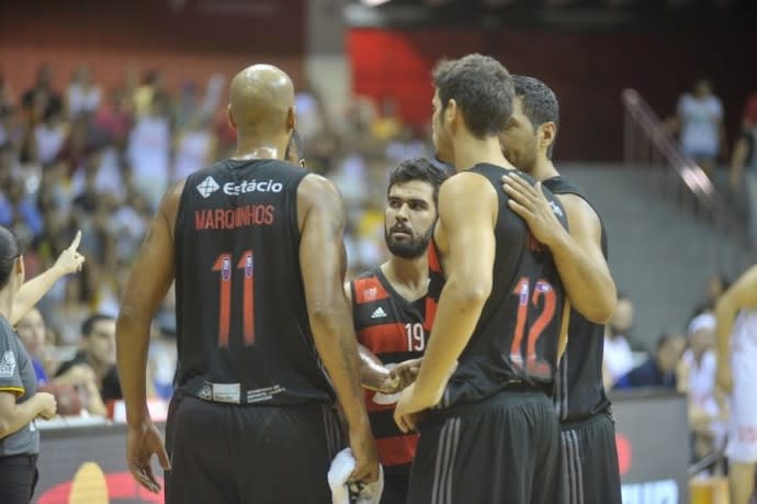 Flamengo inicia maratona contra São José em busca da reabilitação no NBB