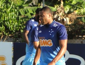 Júlio Baptista alerta para importância de o Cruzeiro não sofrer gol no 1ºjogo