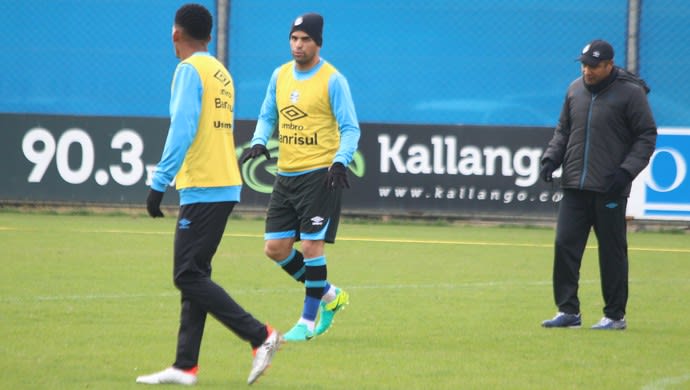 Na base da conversa, Maicon ajusta dupla com Jaílson no meio do Grêmio