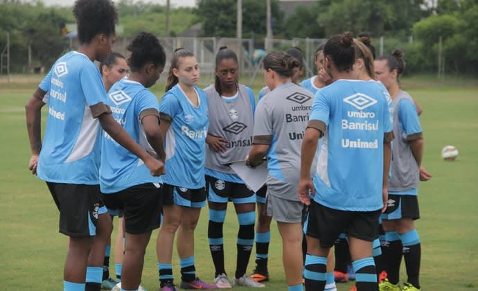 Com treinos físicos e táticos, Grêmio abre trabalhos ao Brasileirão feminino