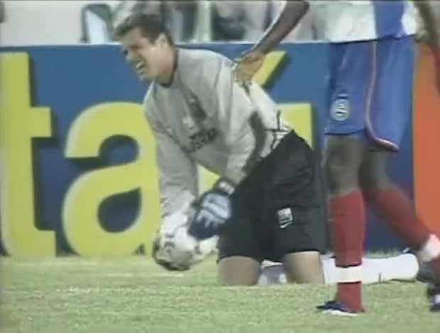 Na Memória: Fla vence Bahia em 2003 com direito a lambança de Julio César