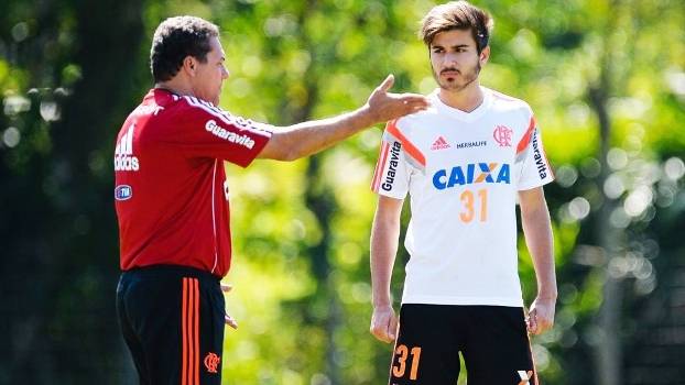 Recomeçando em Portugal, filho de Bebeto critica Fla: Precisam dar mais valor à base