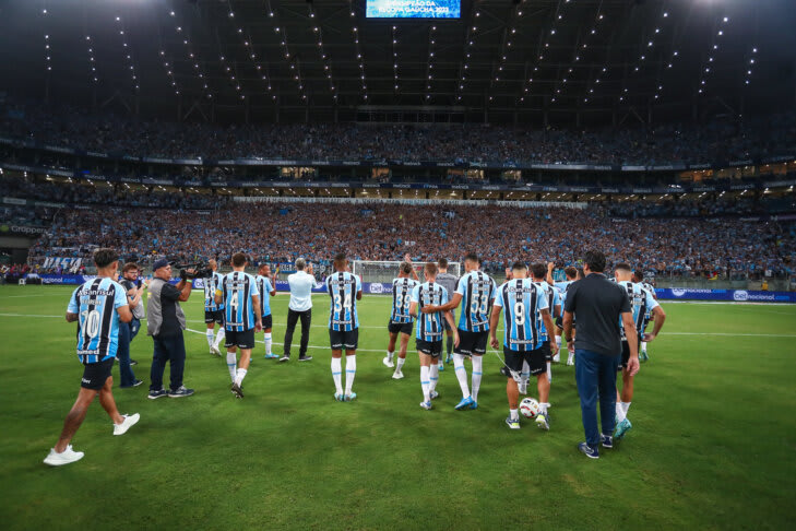 Jogador do Grêmio fala em tom de desabafo depois do título: “Tomo pancadas por ajudar”