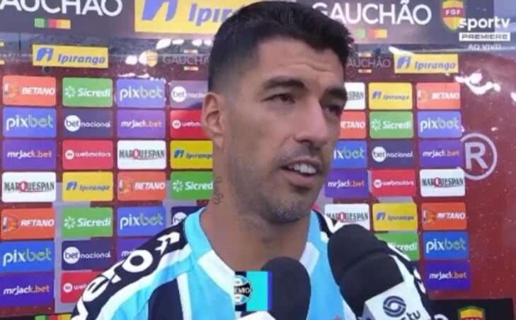Suárez define para o Grêmio com mais um belo gol e conta o que está achando do futebol gaúcho
