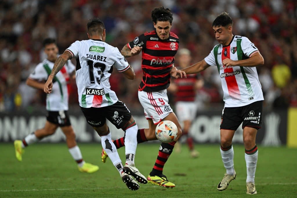 flamengo vence palestino por 2 a 0 na libertadores: melhores momentos.