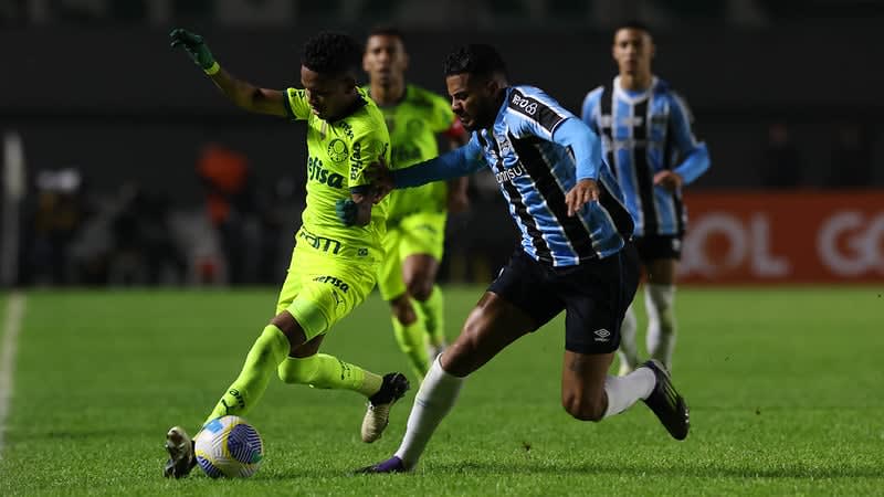 Palmeiras empata com Grêmio com gol de Estêvão em jogo pelo Brasileirão.