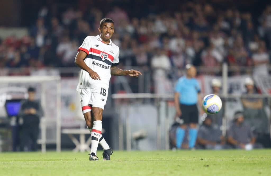 Luiz Gustavo (Foto: Rubens Chiri e Paulo Pinto/Saopaulofc.net)