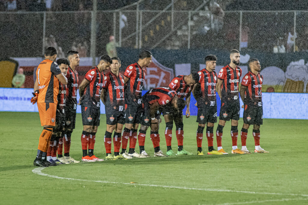 VITÓRIA: Lucas Arcanjo; Lepu, Lucas Eduardo, Wagner e Lucas Esteves; Ricardo, Luan e Filipe Machado; Matheusinho, Alerrandro e Osvaldo.