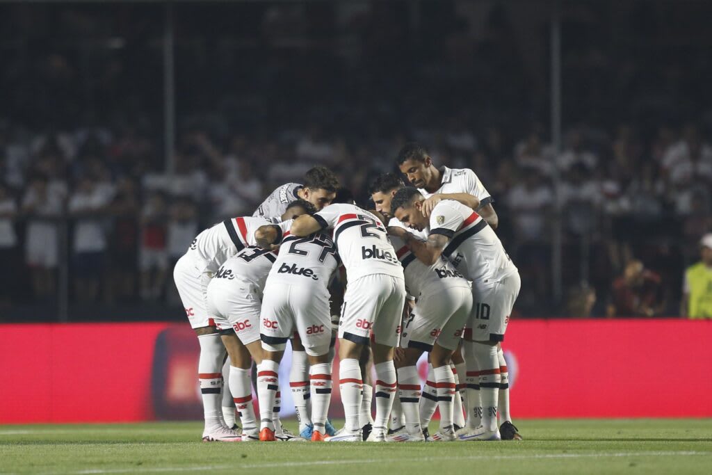 SÃO PAULO: Rafael; Ferraresi, Arboleda e Sabino; Moreira, Marcos Antônio, Galoppo e Michel Araújo; Erick, Wellington Rato e André Silva.