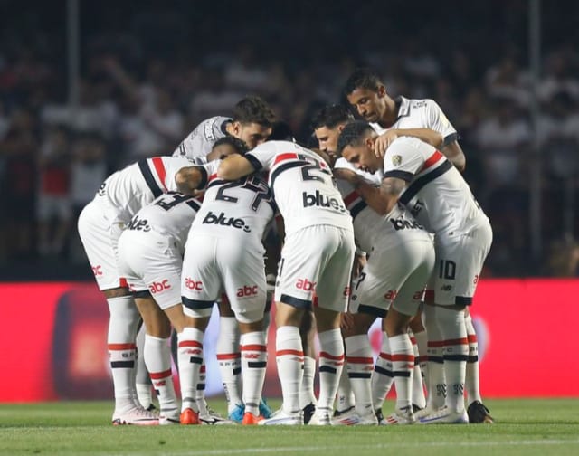 Provável escalação do São Paulo: Rafael; Rafinha, Alan Franco, Arboleda e Welington; Luiz Gustavo, Bobadilla e Luciano; Lucas, Calleri e Wellington Rato. Técnico: Maxi Cubeiras.