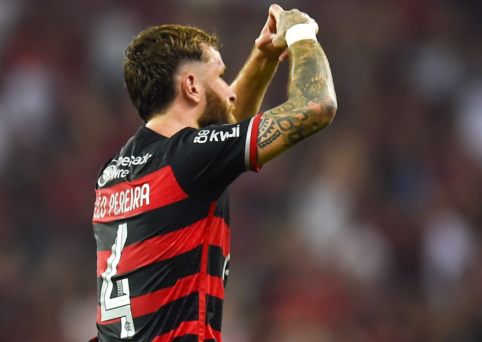 Leo Pereira ansioso por atingir marca especial após trajetória no Flamengo