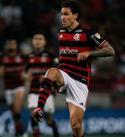 O Flamengo terá o retorno do atacante Pedro