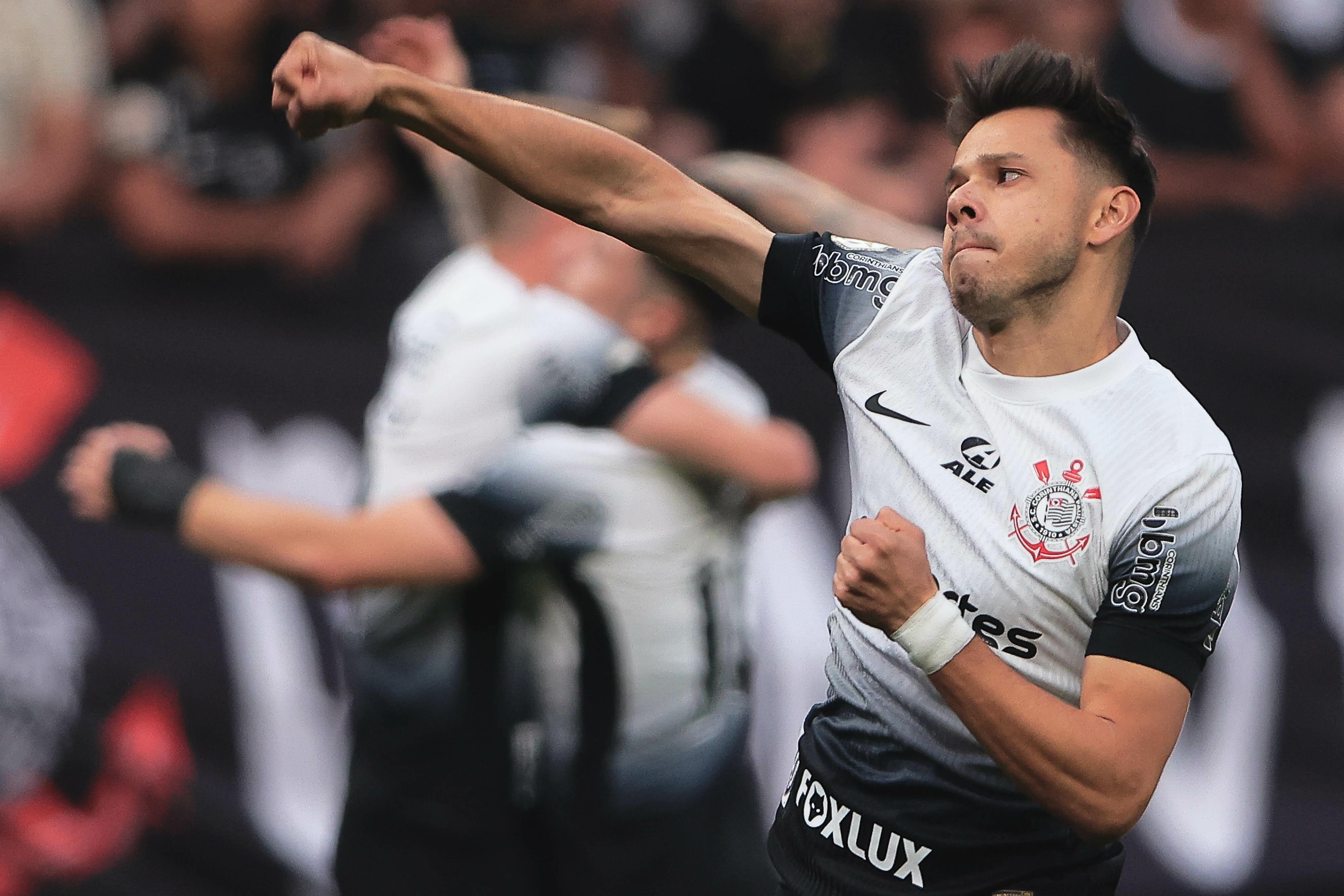 Corinthians vence Flamengo e impede retorno de Tite, permanece no Z4.