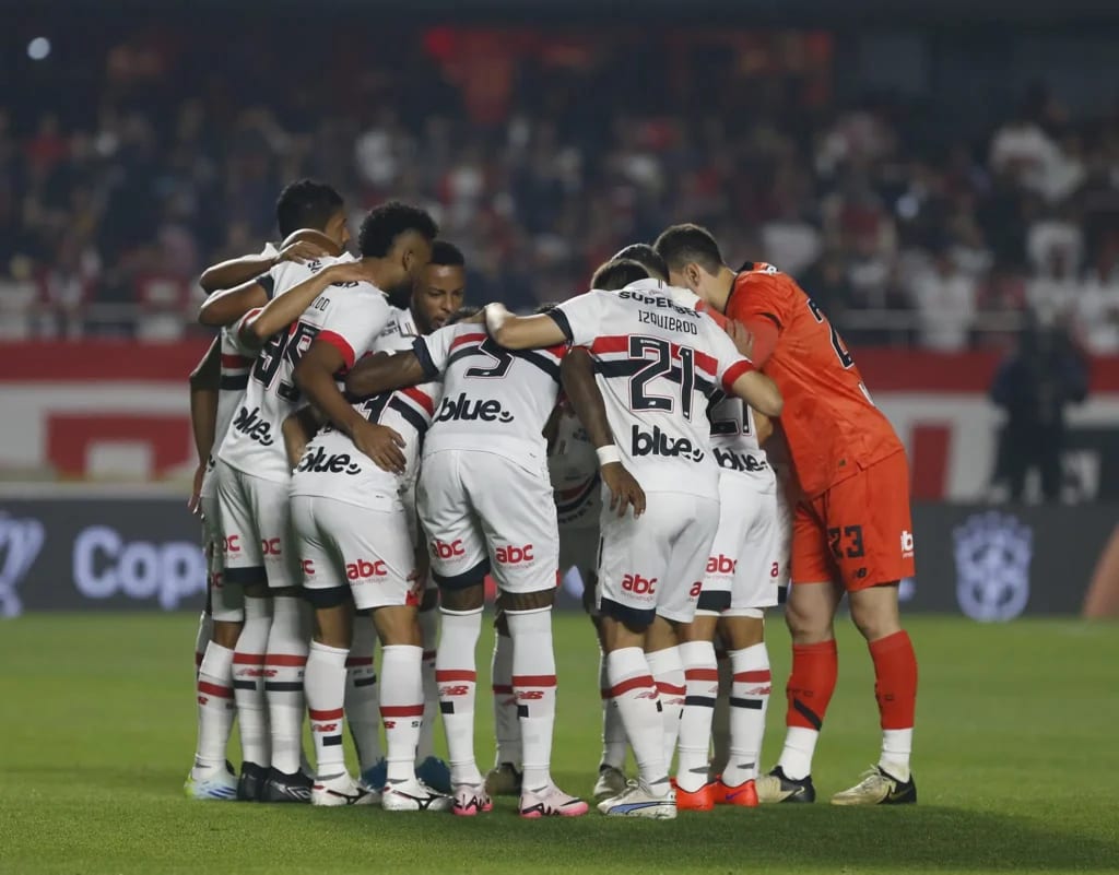 SÃO PAULO: Rafael; Rafinha (Igor Vinícius), Arboleda, Alan Franco e Welington; Bobadilla, Luiz Gustavo, Wellington Rato, Luciano e Lucas; Calleri.