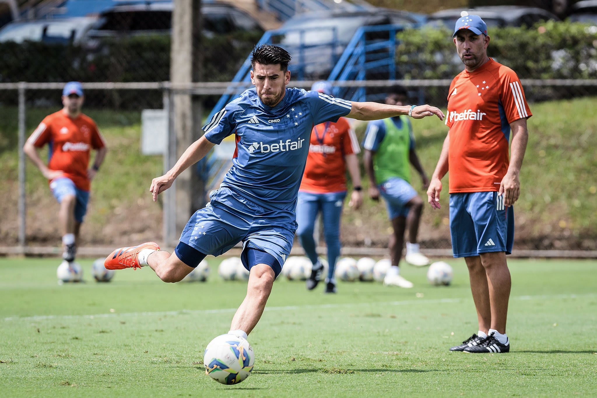 Cruzeiro publica lista de relacionados para confronto contra o Uberlândia no Mineiro.