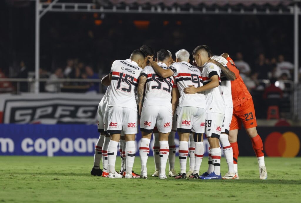 Provável escalação do São Paulo: Rafael; Igor Vinicius, Arboleda, Diego Costa (Ferraresi); Alisson, Pablo Maia, Erick, Luciano (James) e Michel Araújo (Nestor); Calleri (André Silva). (Foto: Rubens Chiri e Paulo Pinto/Saopaulofc)