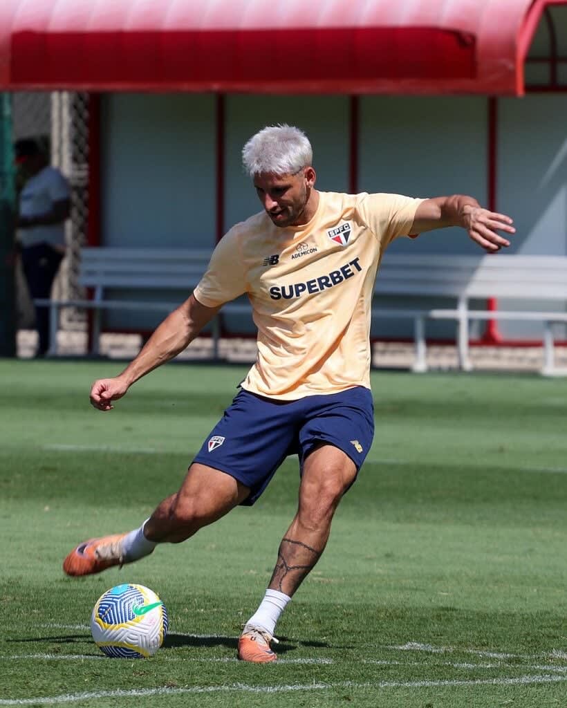 Calleri (Foto: Divulgação/São Paulo)