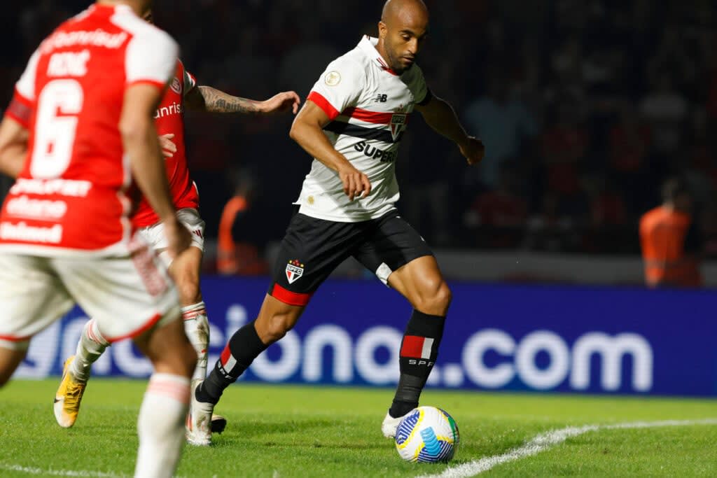 Lucas: o camisa 7 tricolor foi o principal nome do jogo, exigindo dois milagres do goleiro Fabrício para que o São Paulo não saísse de campo com a vitória. Também foi de seus pés que saiu o cruzamento para o gol de Calleri, anulado por impedimento. Lucas sempre fazendo a diferença.