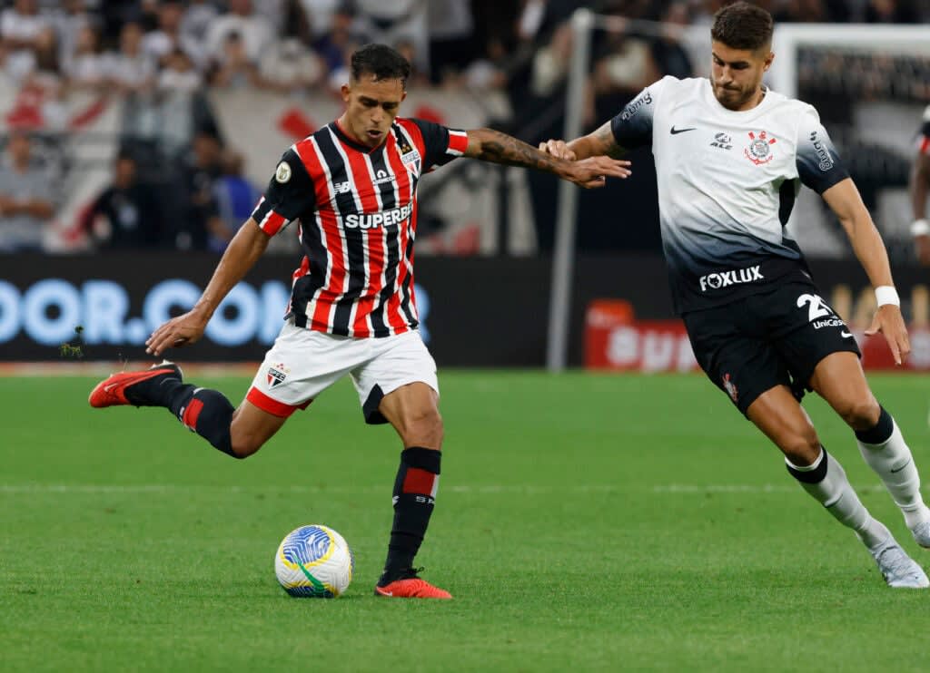 Igor Vinícius teve uma partida muito boa ofensivamente, mas abaixo defensivamente. O lateral foi ao fundo em pelo menos duas oportunidades e cruzou rasteiro, gerando um gol para o São Paulo e uma oportunidade que contou com milagre de Carlos Miguel.