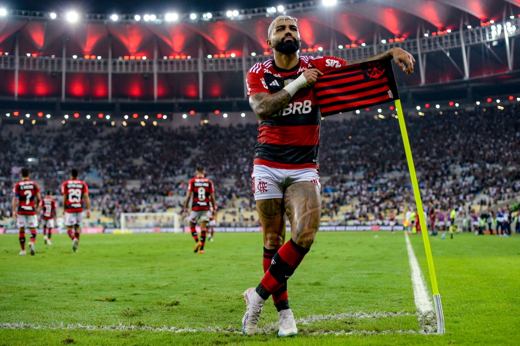 Gabigol precisa recuperar tempo perdido no Flamengo após fraco desempenho em 2024.