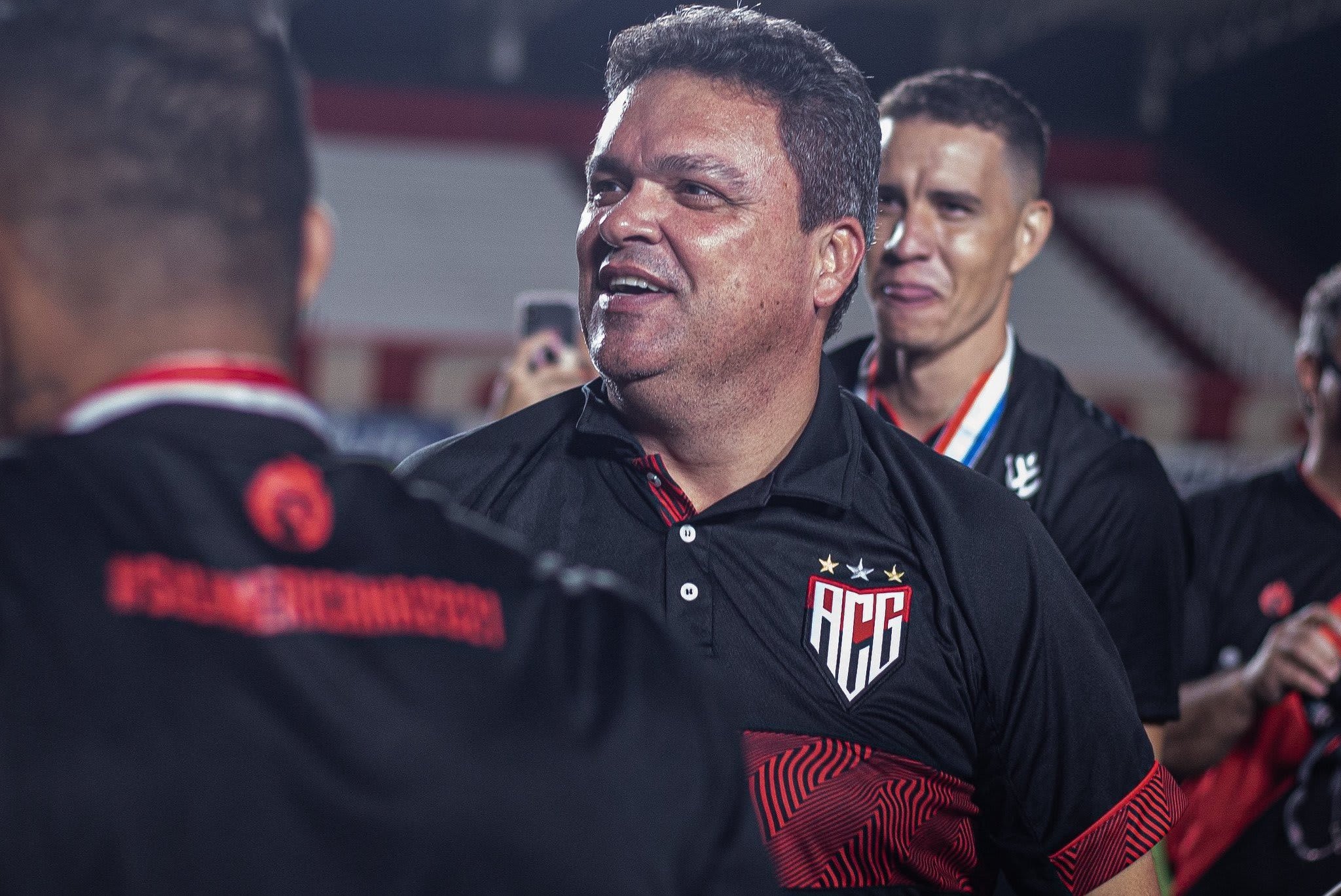 Presidente do Atlético-GO critica arbitragem de jogo contra o Flamengo: Árbitro inexperiente