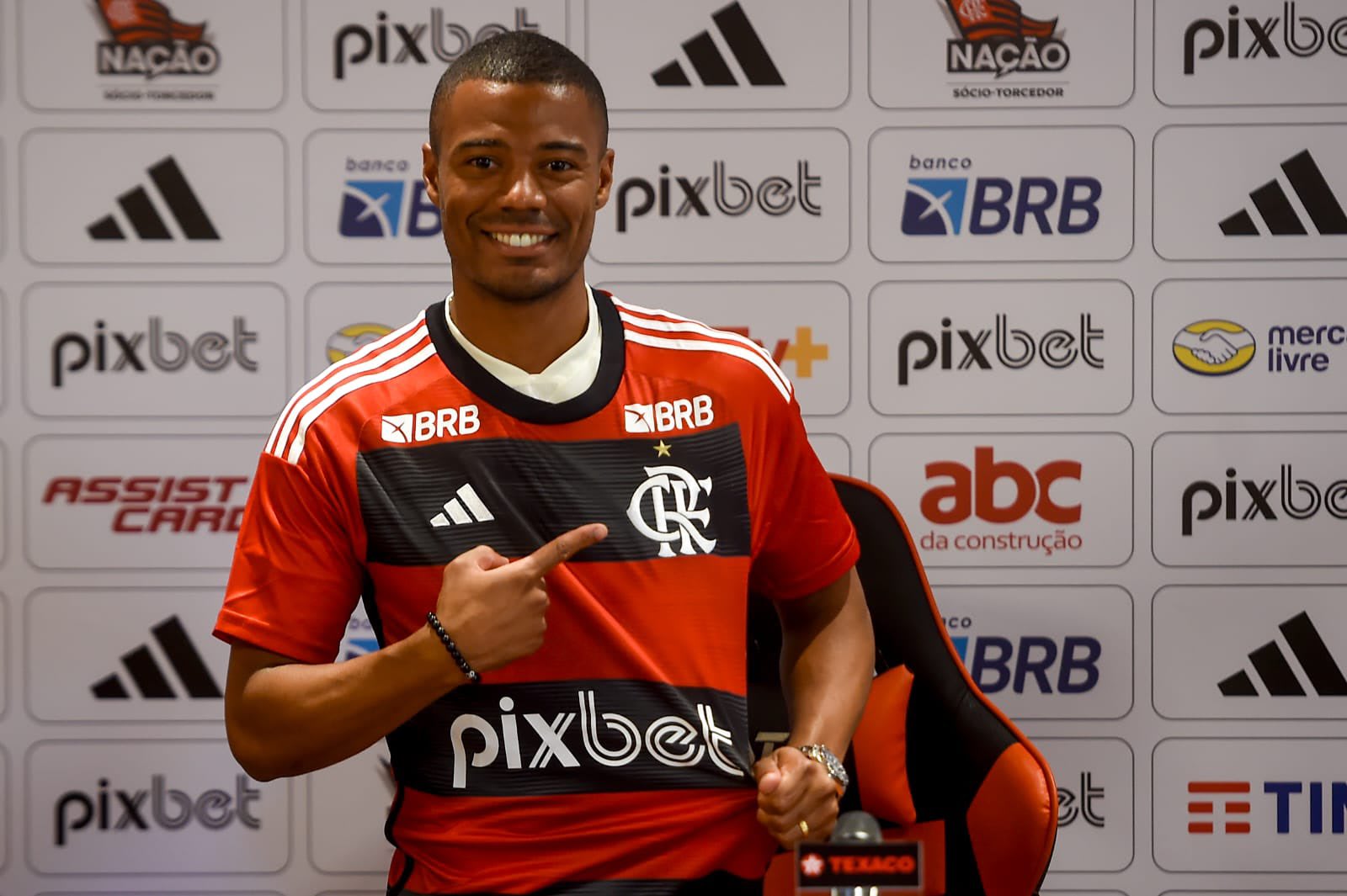 De la Cruz será desfalque para o Flamengo em estreia contra o Audax