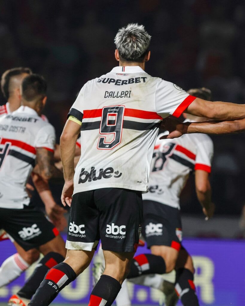 Calleri (Foto: Rubens Chiri/Saopaulofc.net)