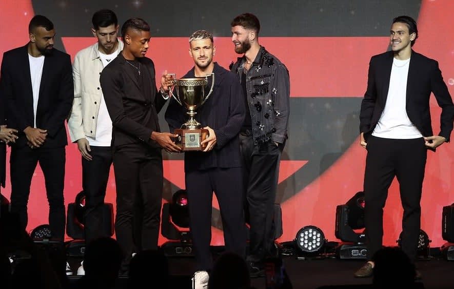 Flamengo domina seleção do Cariocão 2024 com Arrascaeta eleito craque do campeonato