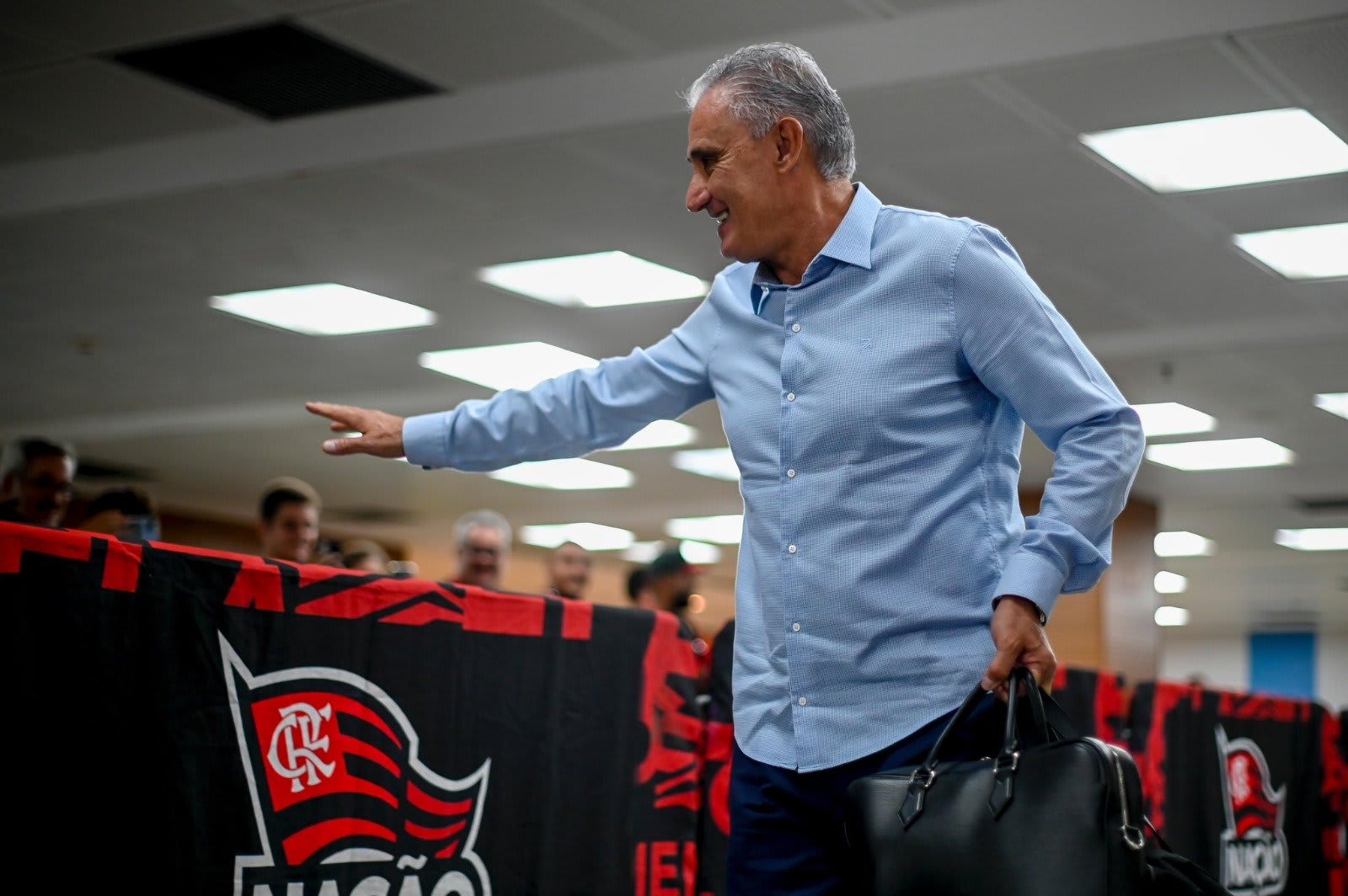 Tite reconhece atuação inferior do Flamengo e equívoco com Gabigol.