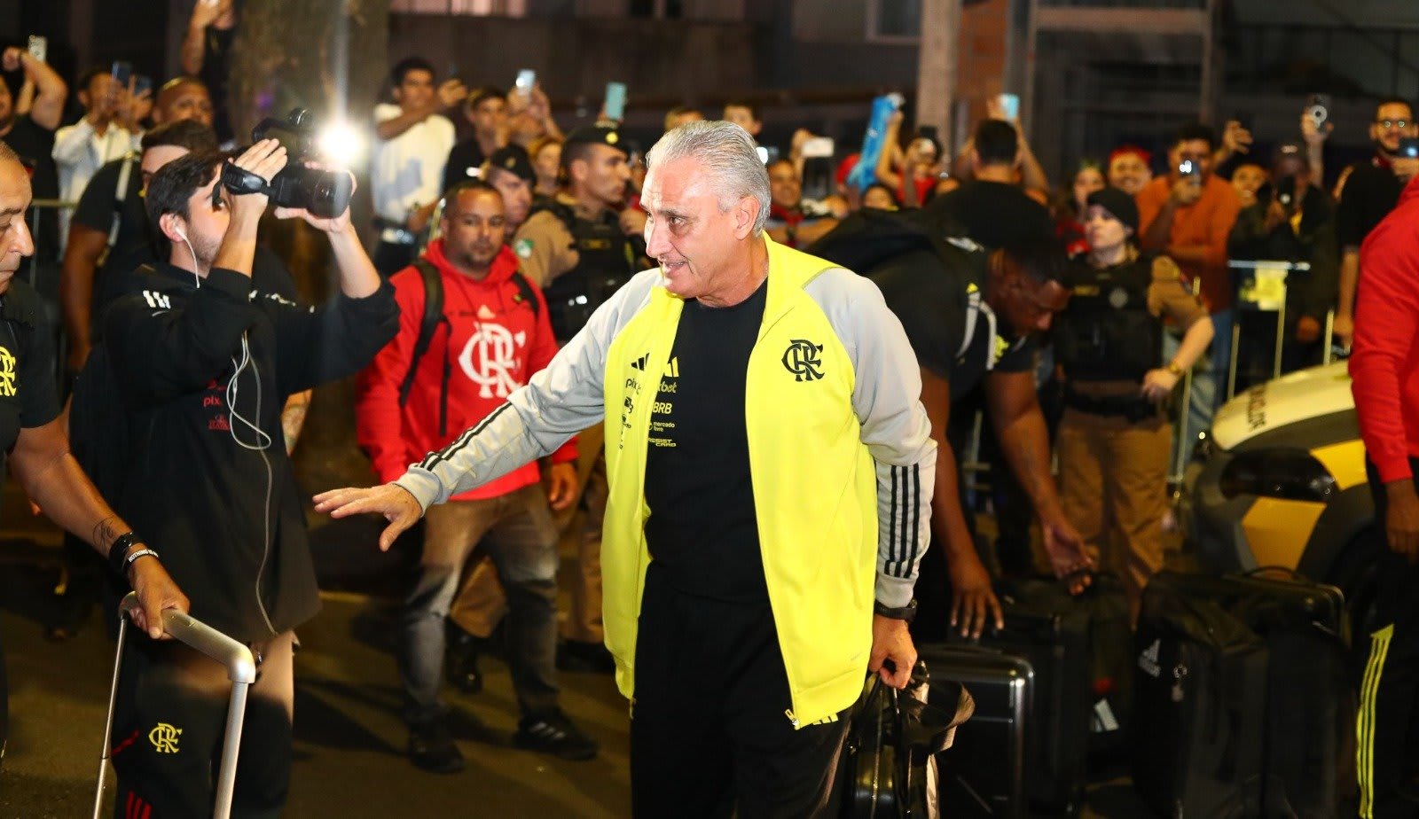 Tite, Flamengo, reclama e avisa diretor de competições da CBF no futebol.