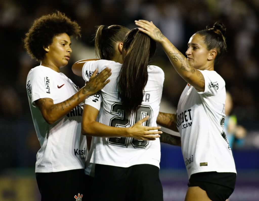 Flamengo x Corinthians: como assistir e escalações prováveis no Brasileirão feminino.