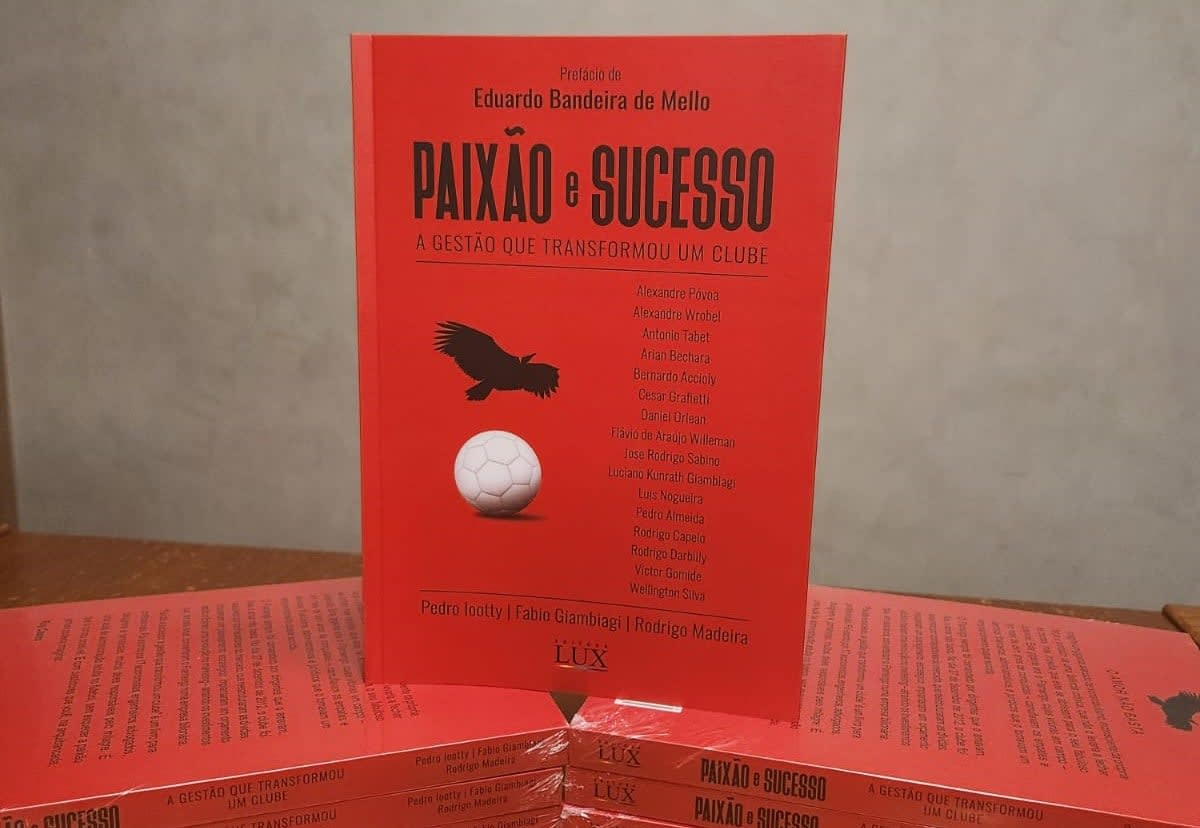 Flamengo lança livro sobre os bastidores da gestão de Eduardo Bandeira de Mello