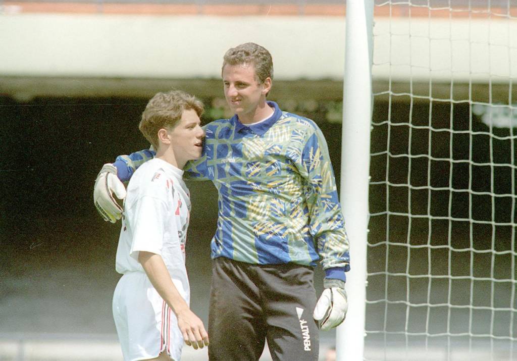 Em 1994, junto ao Expressinho e comandado por Muricy Ramalho, o goleiro conquistou seu primeiro título como titular, a Copa Conmebol