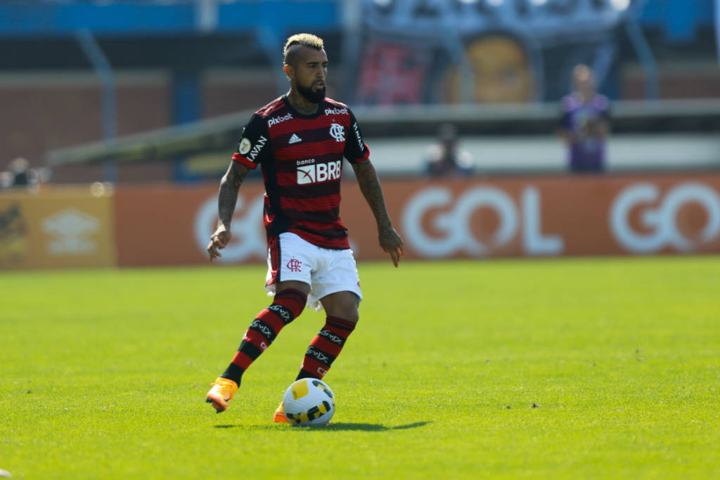 Vidal comemora estreia no Flamengo: Dia muito especial