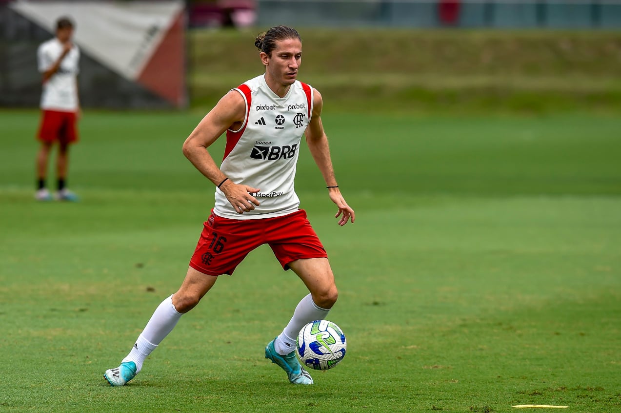 Flamengo confirma lesão de Filipe Luís e lateral deve ser desfalque na final da Copa do Brasil