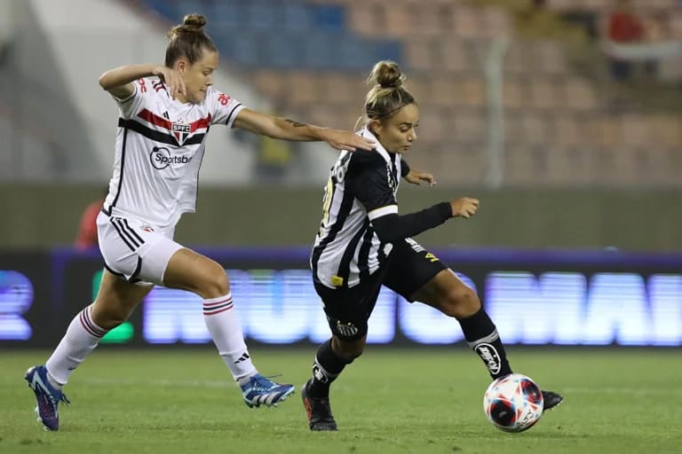 Santos marca no fim e vence São Paulo no jogo de ida da semifinal do  Paulista feminino - Gazeta Esportiva