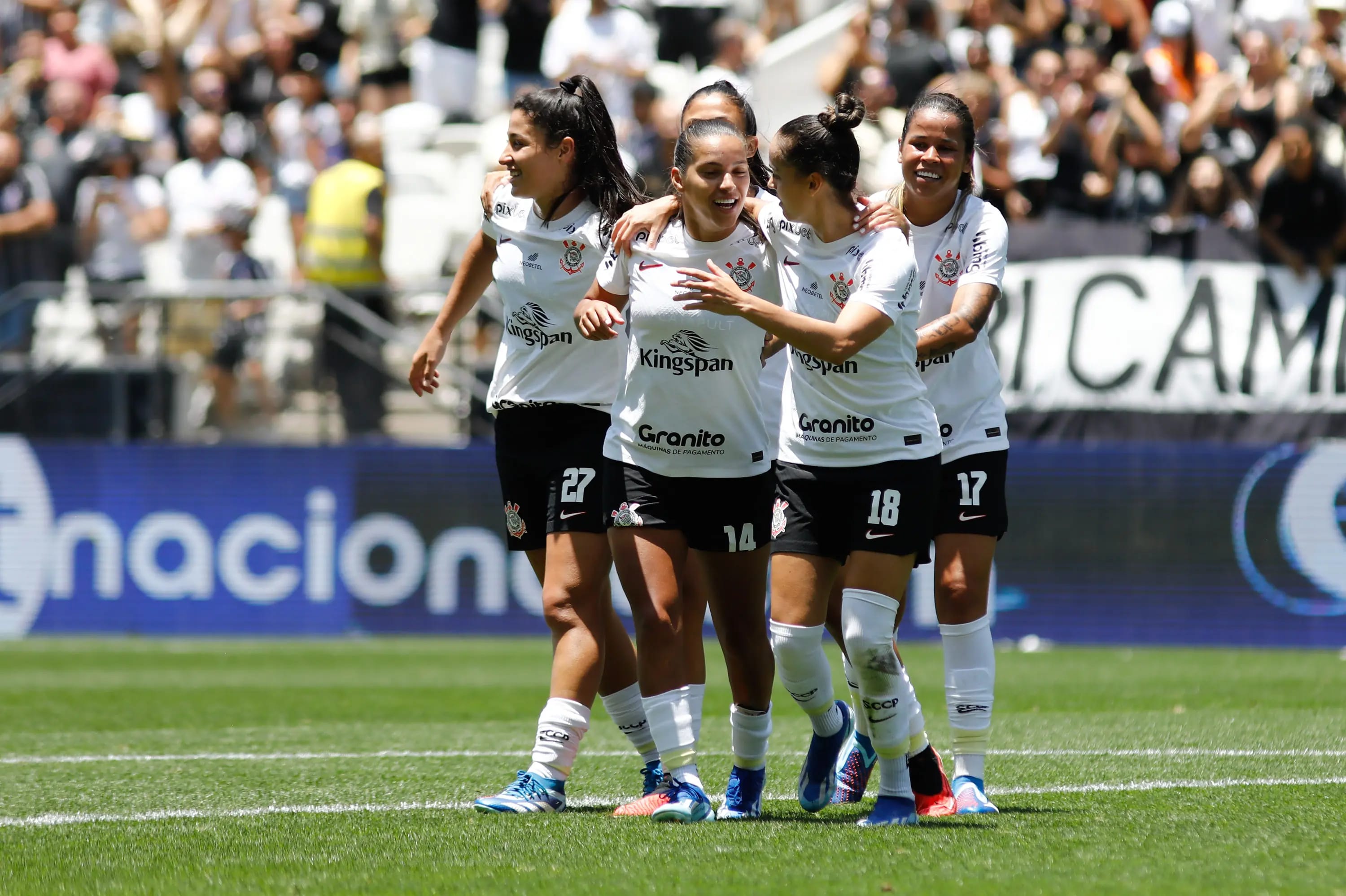 Corinthians goleia o São Paulo e conquista quarto título do Campeonato Paulista  feminino - Gazeta Esportiva