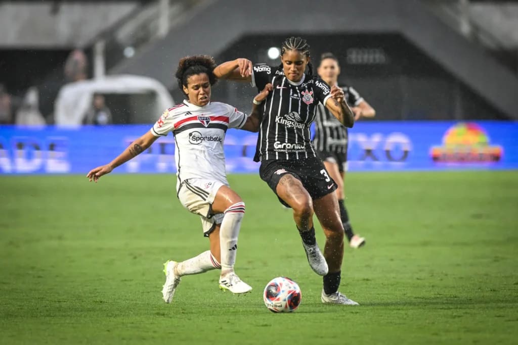 Corinthians vira sobre o São Paulo na Neo Química Arena e conquista o Paulista  Feminino